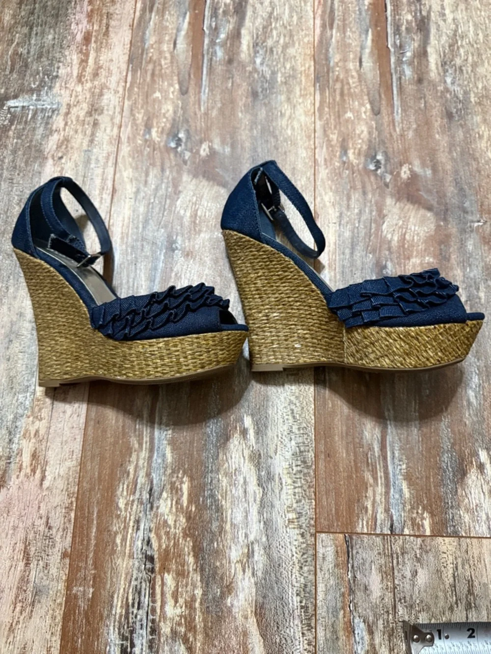Qupid Navy Ruffle Ankle-Strap Wedge Sandals size 6